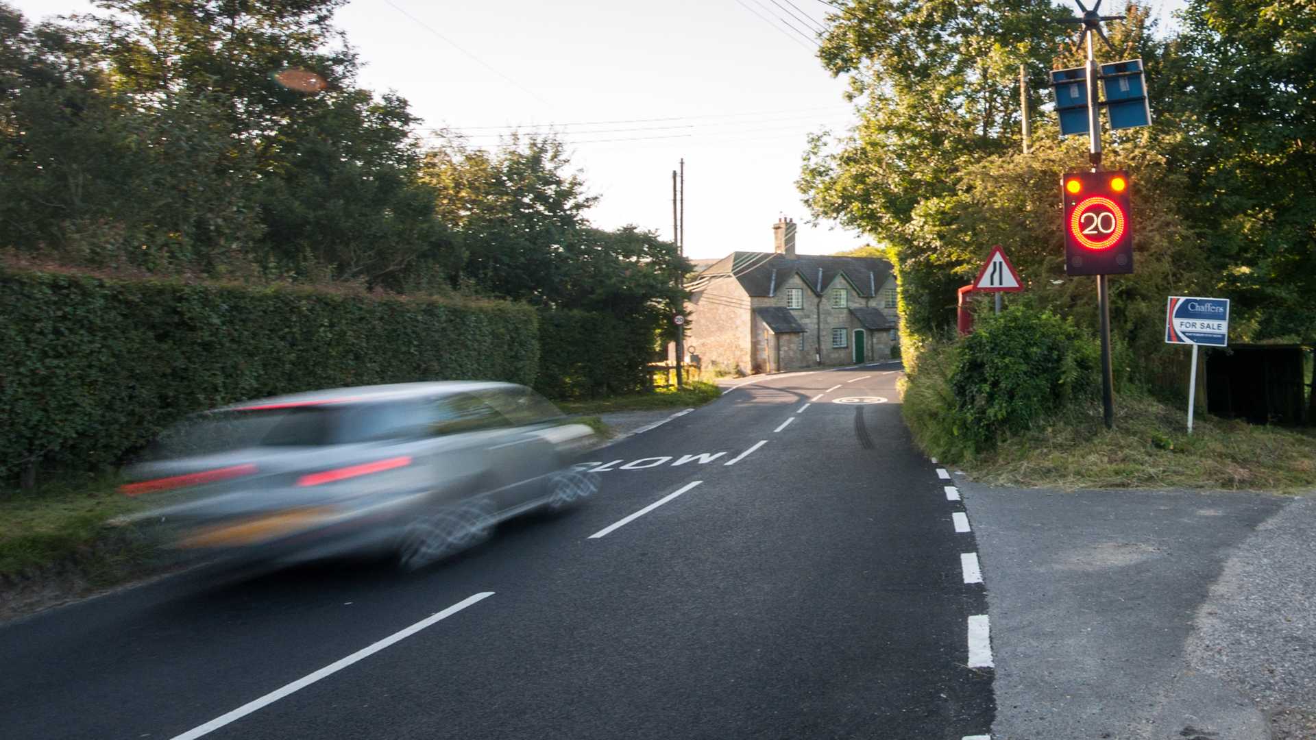 speeding-car-activates-electronic-speed-limit-sign-in-melbury-abbas-village-shaftesbury-uk